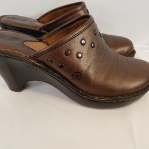 Born dark bronze colored leather clogs size 9/40.5